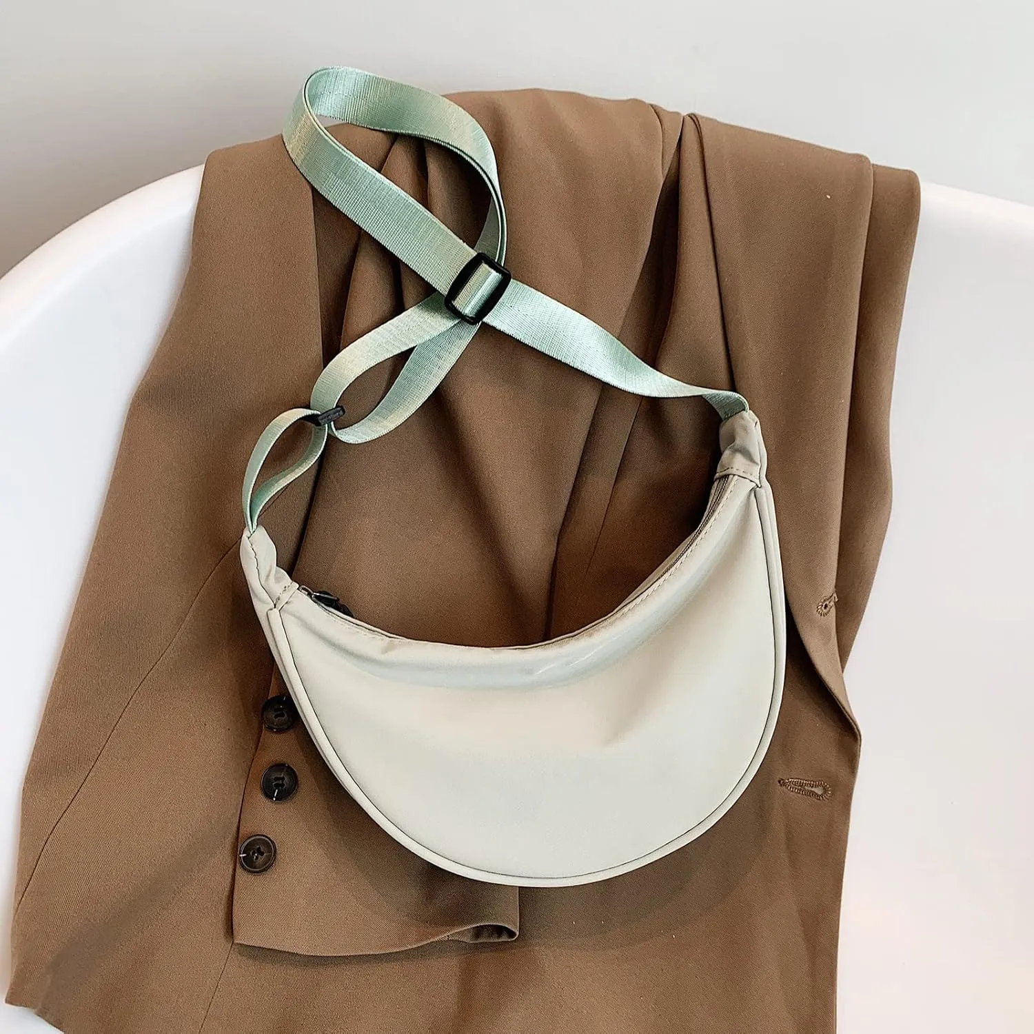 Ladies Simple Solid Colour Nylon Crossbody Bag Dumpling Bag Lightweight Small Satchel Underarm Bag (Green, One Size)