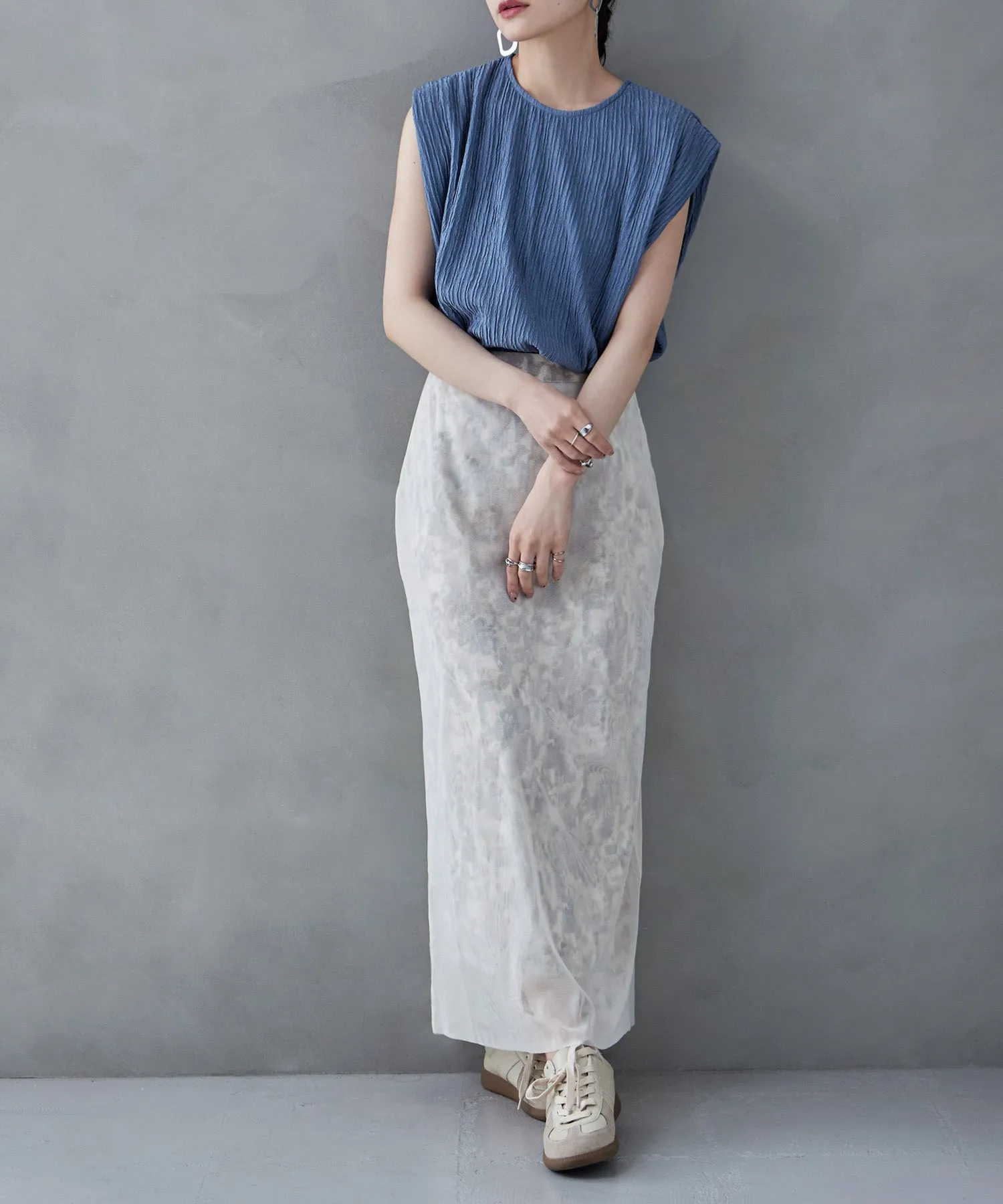 Shiny pleated shoulder tuck tops